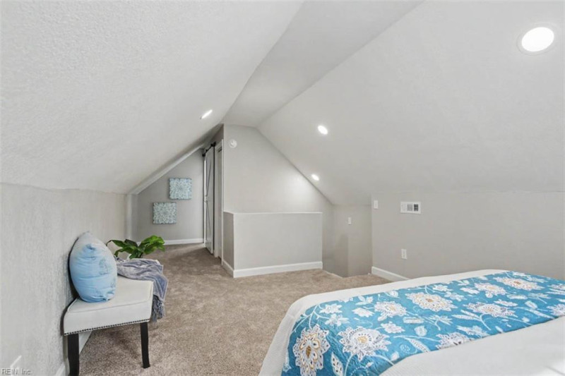 Photo 30 of 39 residential for sale in Portsmouth virginia