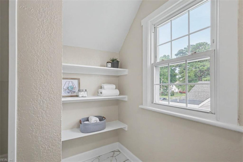 Photo 35 of 39 residential for sale in Portsmouth virginia