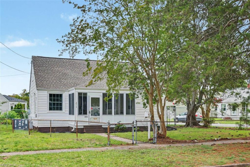 Photo 6 of 39 residential for sale in Portsmouth virginia