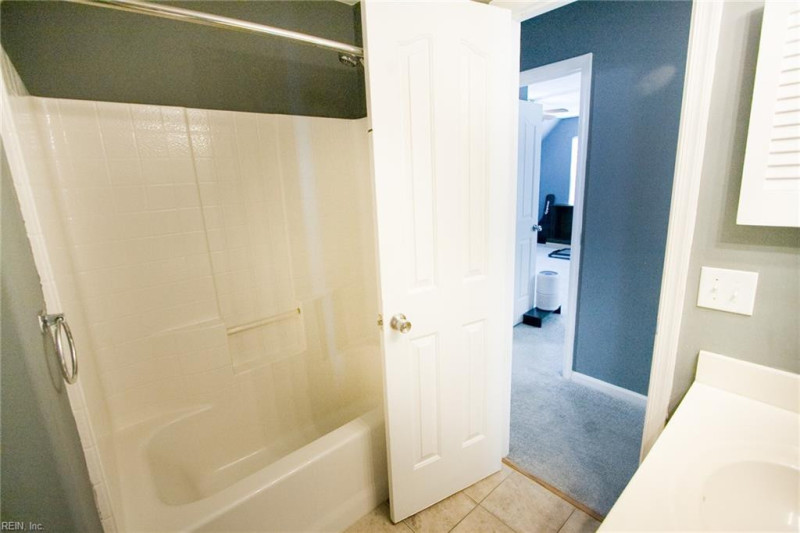 Photo 16 of 32 residential for sale in Suffolk virginia