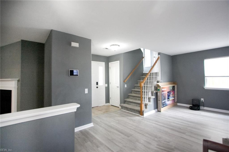 Photo 3 of 32 residential for sale in Suffolk virginia