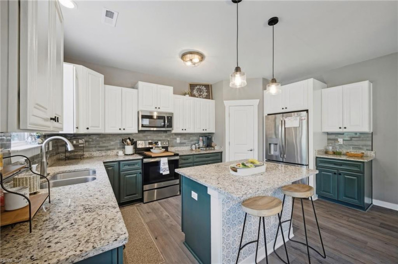 Photo 11 of 50 residential for sale in Chesapeake virginia