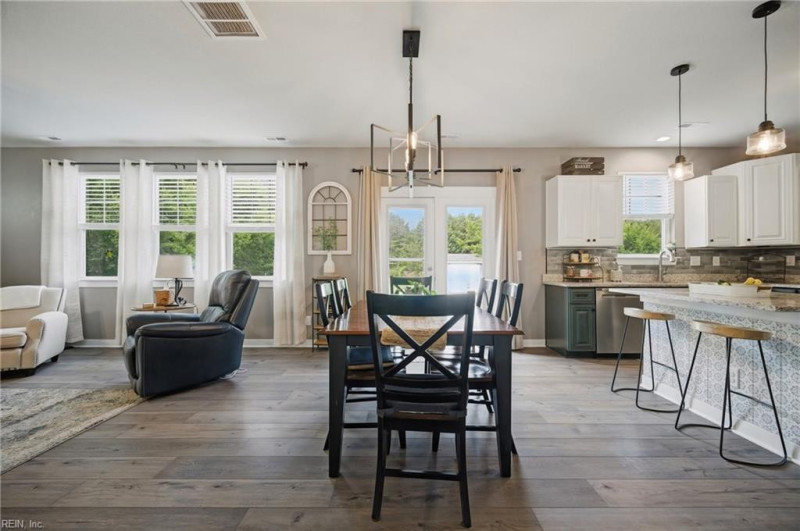 Photo 15 of 50 residential for sale in Chesapeake virginia