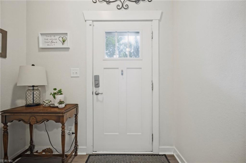 Photo 4 of 50 residential for sale in Chesapeake virginia