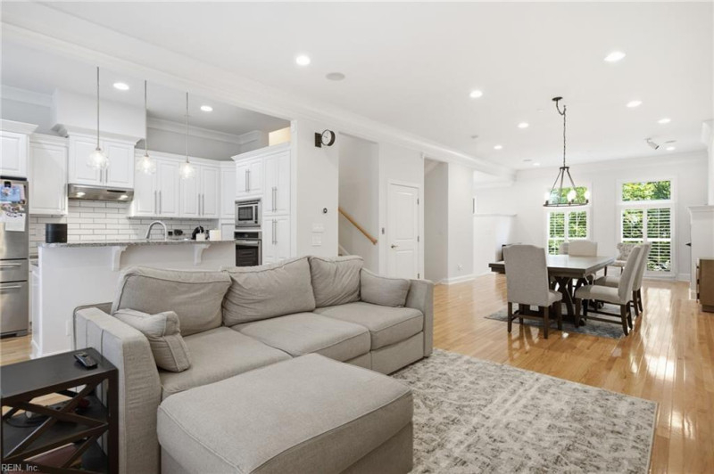 Photo 16 of 50 residential for sale in Norfolk virginia