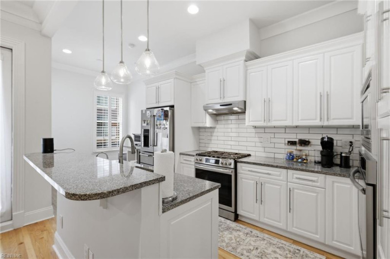 Photo 18 of 50 residential for sale in Norfolk virginia