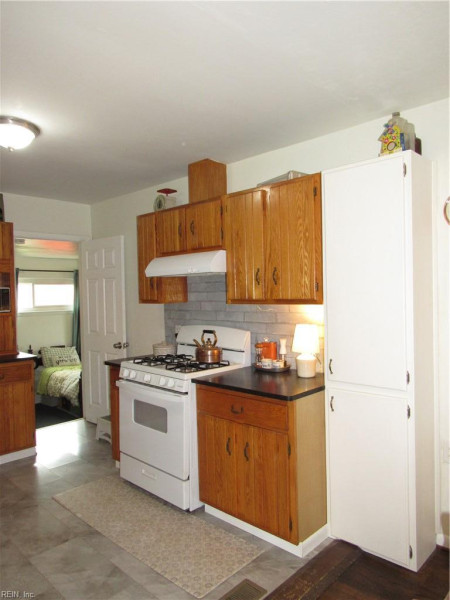Photo 13 of 50 residential for sale in Norfolk virginia