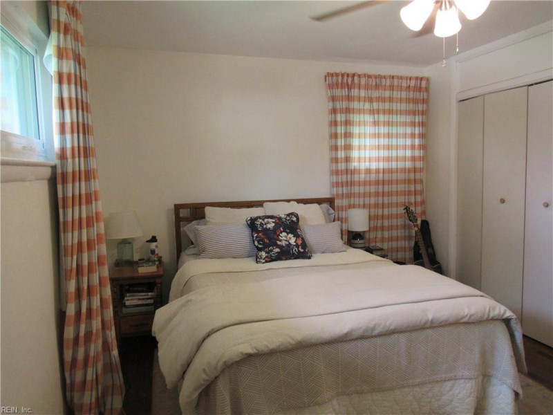 Photo 17 of 50 residential for sale in Norfolk virginia