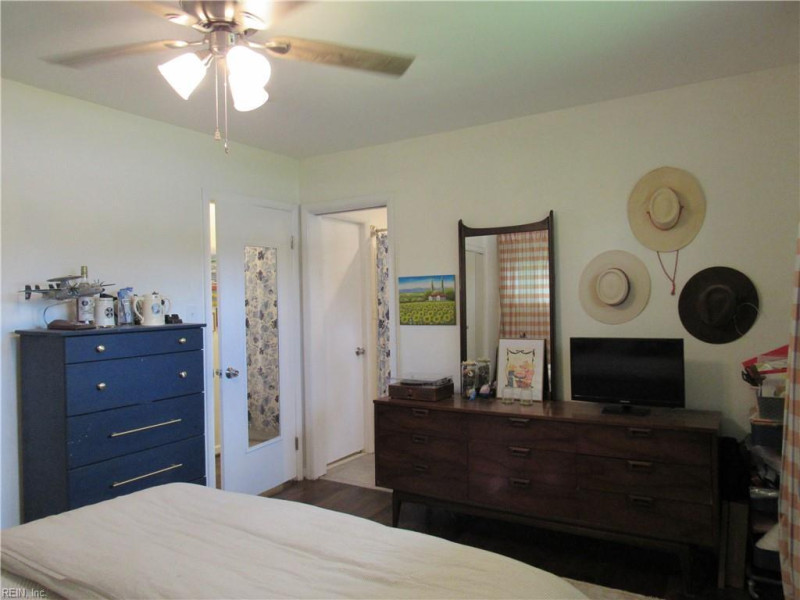 Photo 18 of 50 residential for sale in Norfolk virginia
