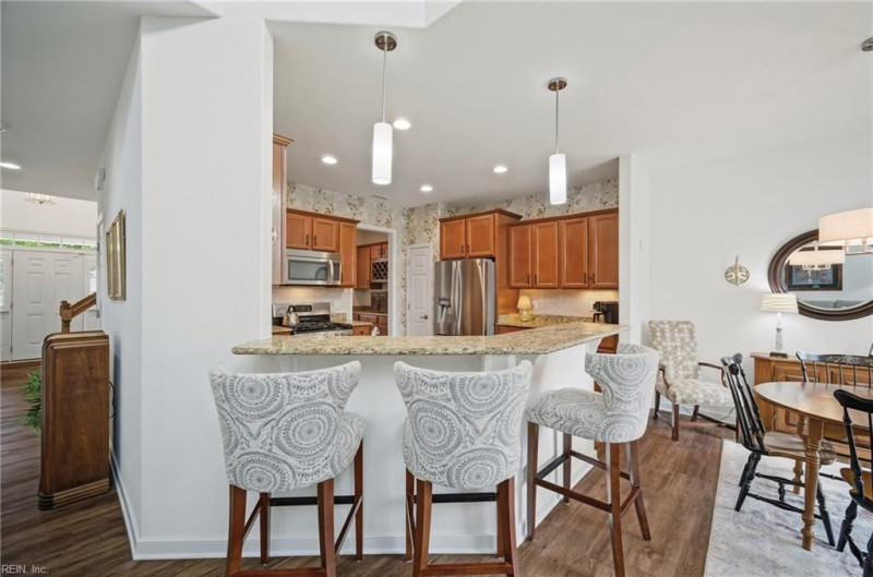 Photo 10 of 50 residential for sale in Chesapeake virginia
