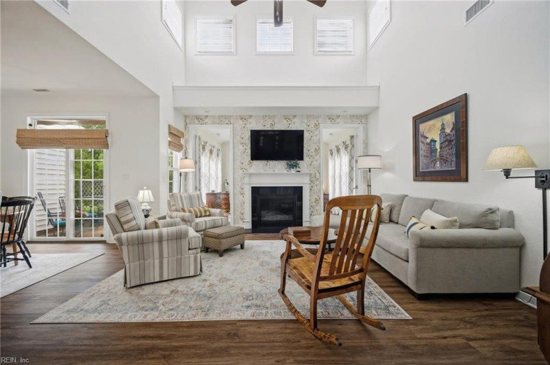 Photo 13 of 50 residential for sale in Chesapeake virginia