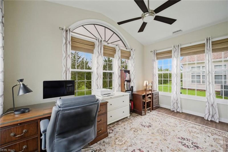 Photo 16 of 50 residential for sale in Chesapeake virginia