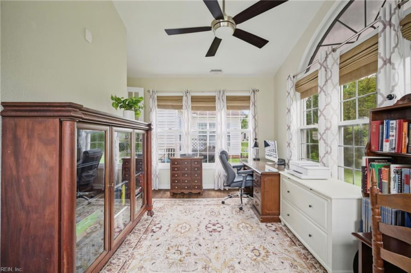 Photo 17 of 50 residential for sale in Chesapeake virginia