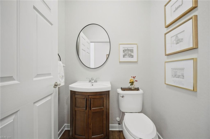 Photo 18 of 50 residential for sale in Chesapeake virginia