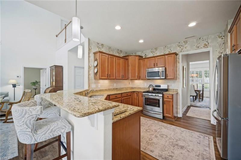 Photo 6 of 50 residential for sale in Chesapeake virginia