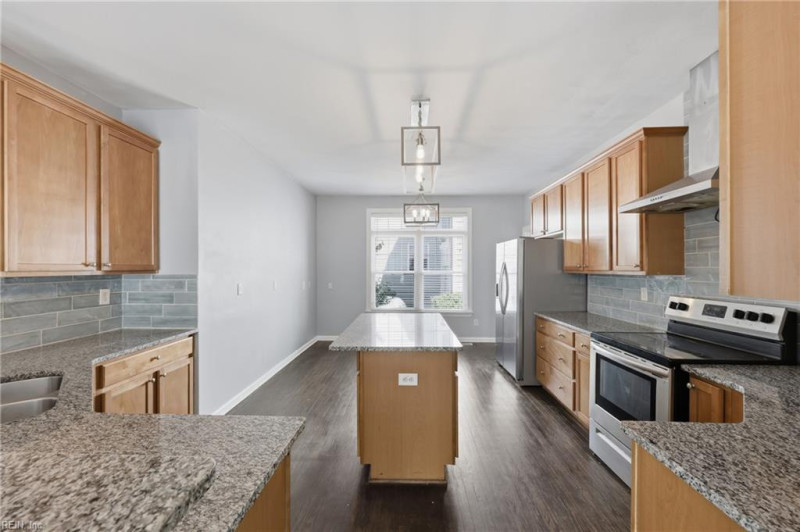 Photo 11 of 38 residential for sale in Norfolk virginia