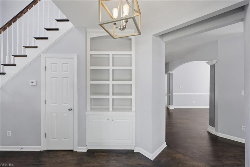 Photo 4 of 38 residential for sale in Norfolk virginia