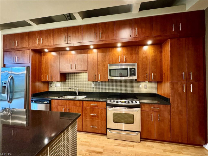 Photo 11 of 44 residential for sale in Norfolk virginia