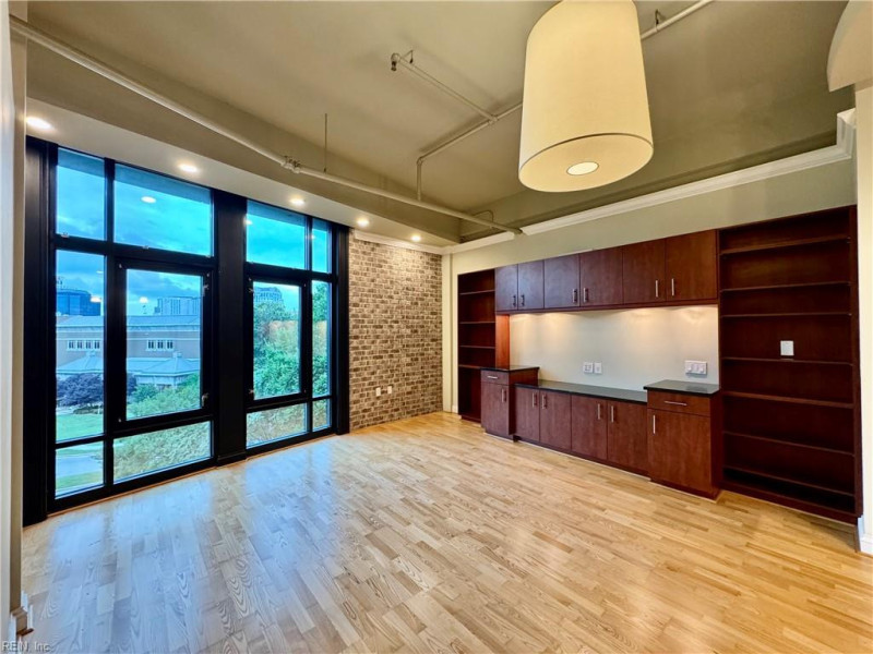 Photo 12 of 44 residential for sale in Norfolk virginia