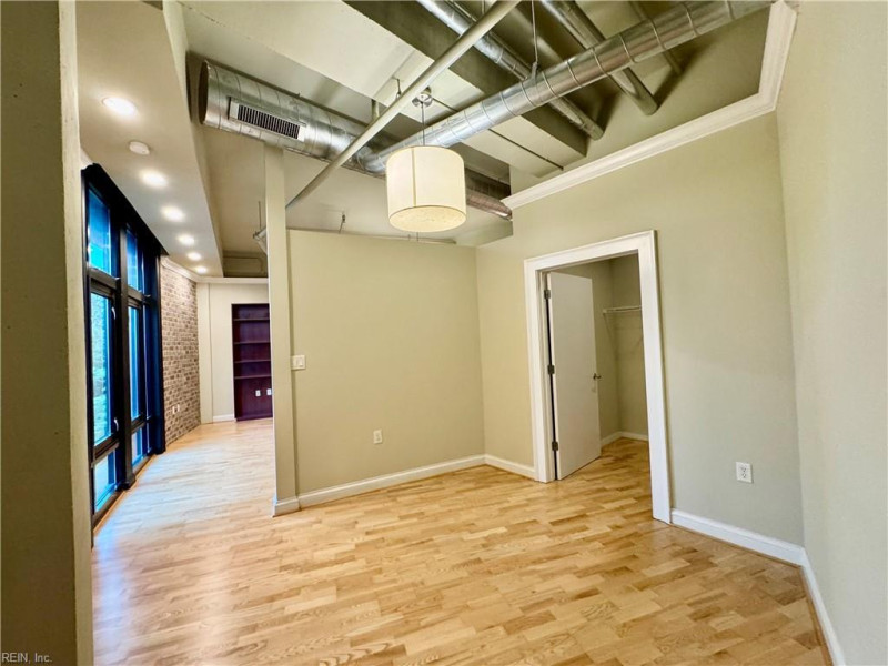Photo 23 of 44 residential for sale in Norfolk virginia