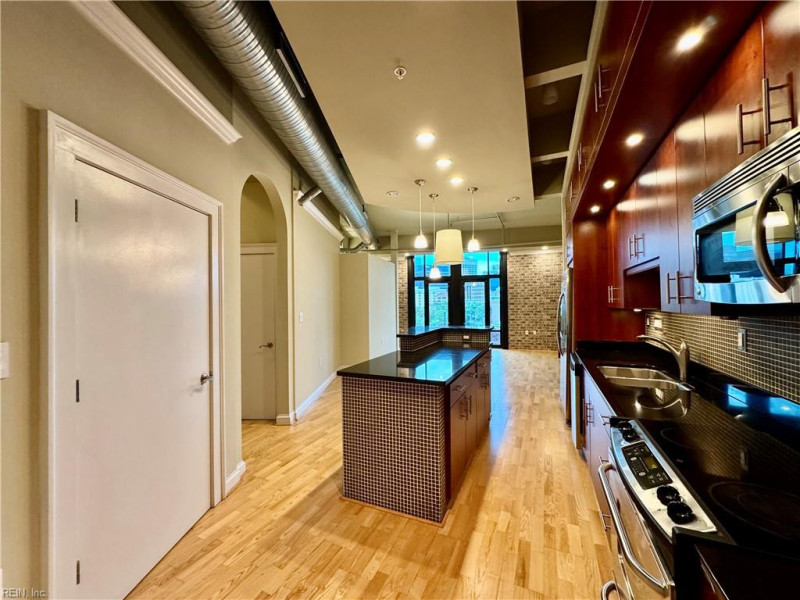Photo 6 of 44 residential for sale in Norfolk virginia