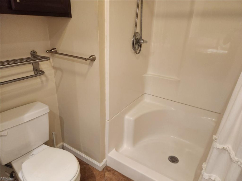 Photo 17 of 28 residential for sale in Norfolk virginia