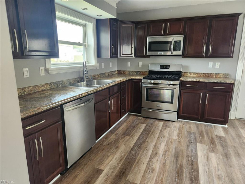 Photo 3 of 28 residential for sale in Norfolk virginia