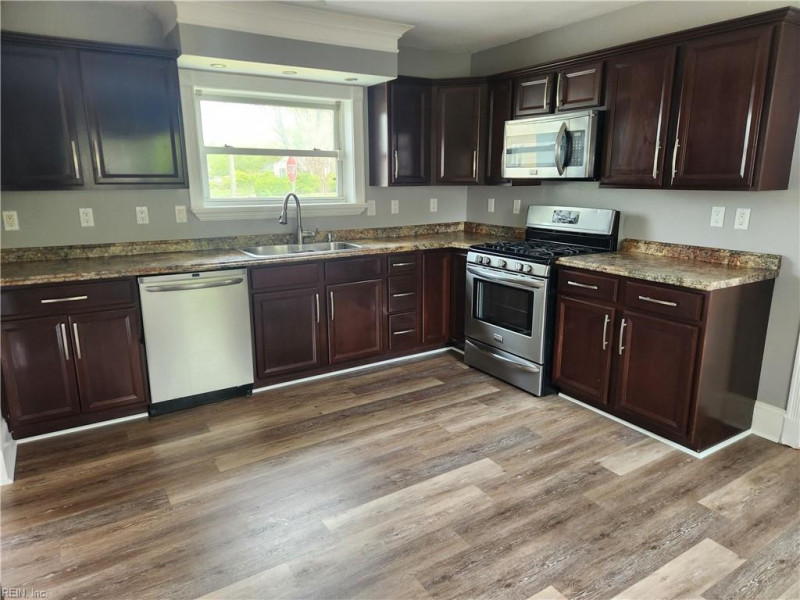 Photo 4 of 28 residential for sale in Norfolk virginia