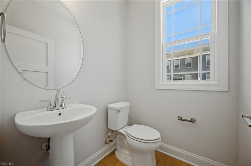 Photo 13 of 41 residential for sale in York County virginia