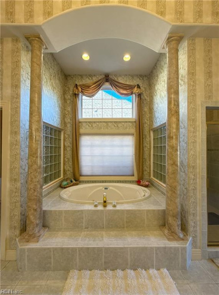 Photo 14 of 21 residential for sale in Chesapeake virginia