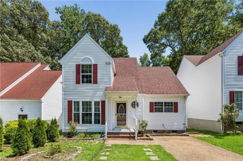 Photo 2 of 43 residential for sale in James City County virginia