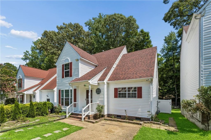 Photo 3 of 43 residential for sale in James City County virginia