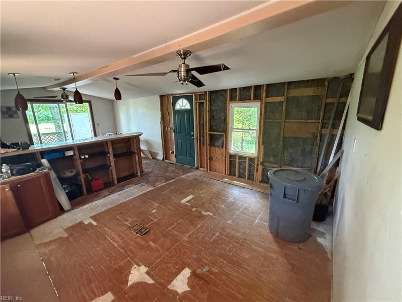 Photo 12 of 15 residential for sale in Gloucester County virginia
