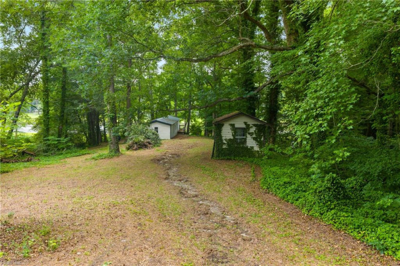 Photo 2 of 15 residential for sale in Gloucester County virginia