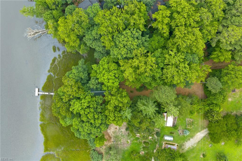 Photo 7 of 15 residential for sale in Gloucester County virginia