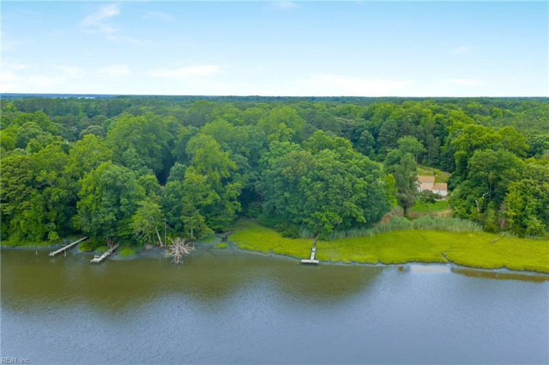 Photo 9 of 15 residential for sale in Gloucester County virginia