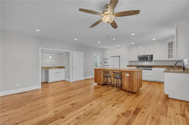 Photo 15 of 50 residential for sale in Hampton virginia