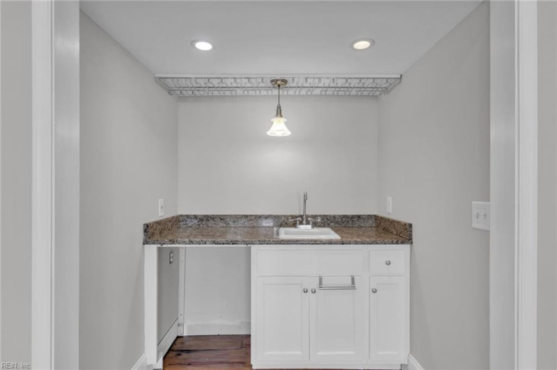 Photo 18 of 50 residential for sale in Hampton virginia