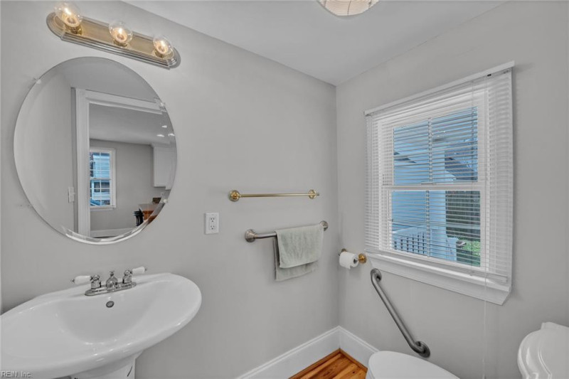 Photo 19 of 50 residential for sale in Hampton virginia
