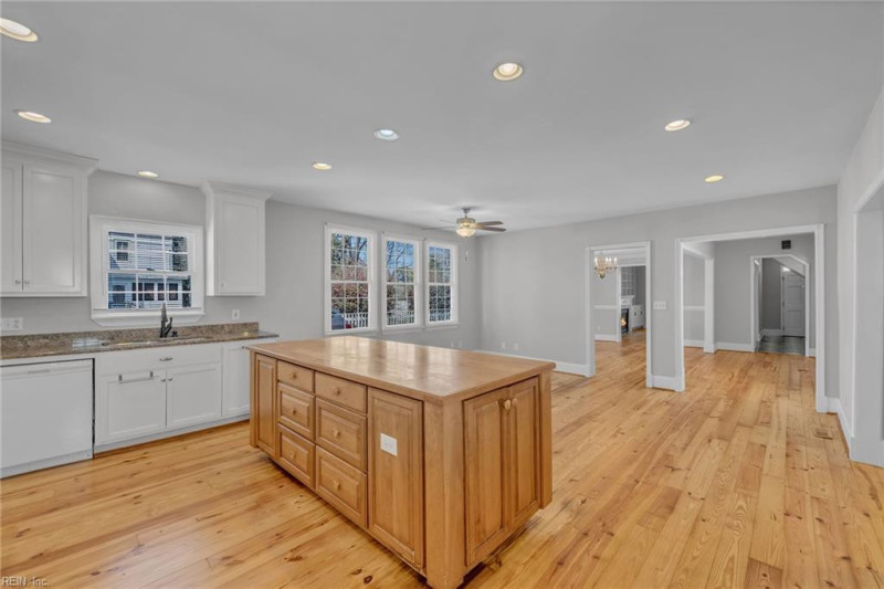 Photo 20 of 50 residential for sale in Hampton virginia