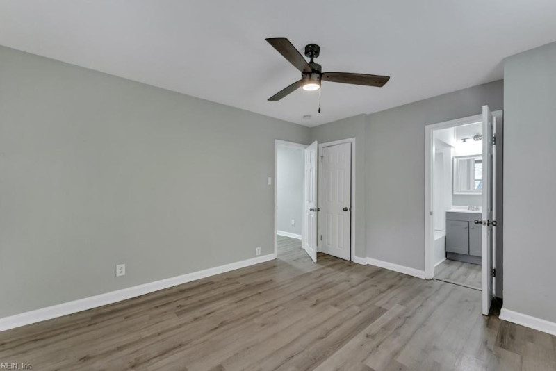 Photo 17 of 32 residential for sale in Portsmouth virginia