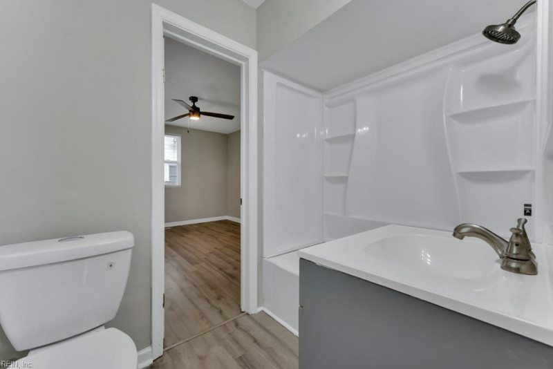 Photo 19 of 32 residential for sale in Portsmouth virginia