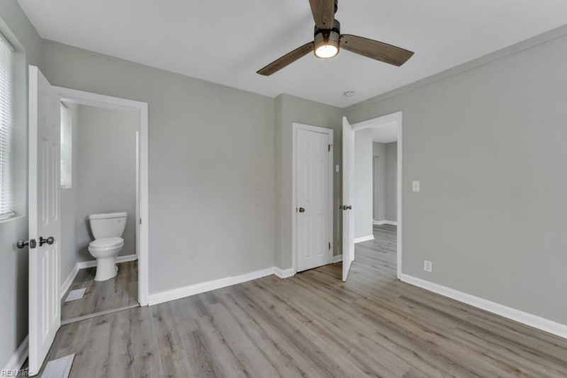 Photo 21 of 32 residential for sale in Portsmouth virginia