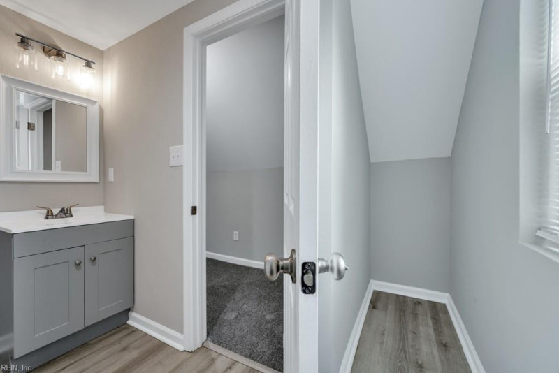 Photo 26 of 32 residential for sale in Portsmouth virginia