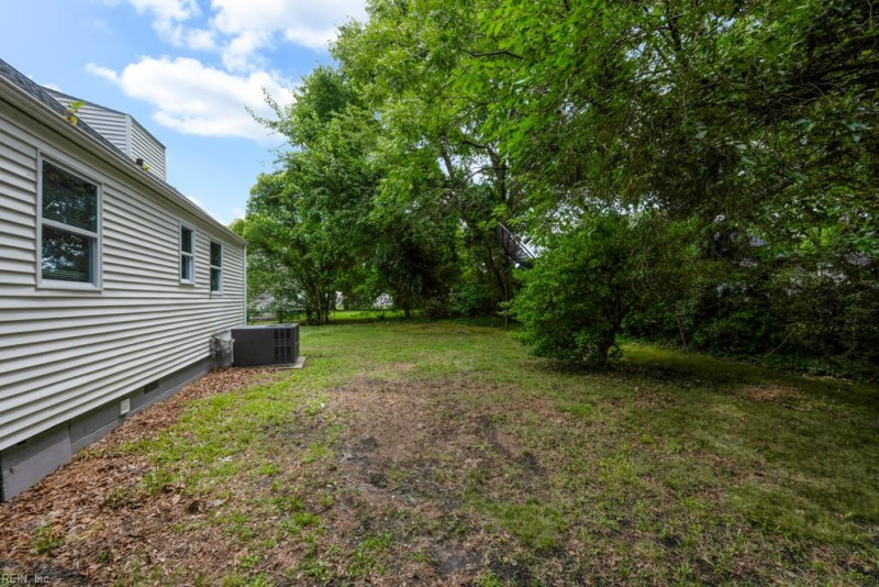 Photo 31 of 32 residential for sale in Portsmouth virginia