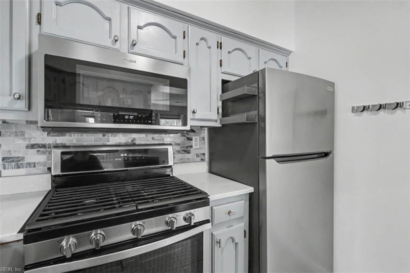 Photo 13 of 30 residential for sale in Newport News virginia