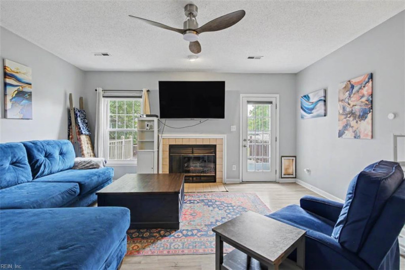 Photo 5 of 30 residential for sale in Newport News virginia