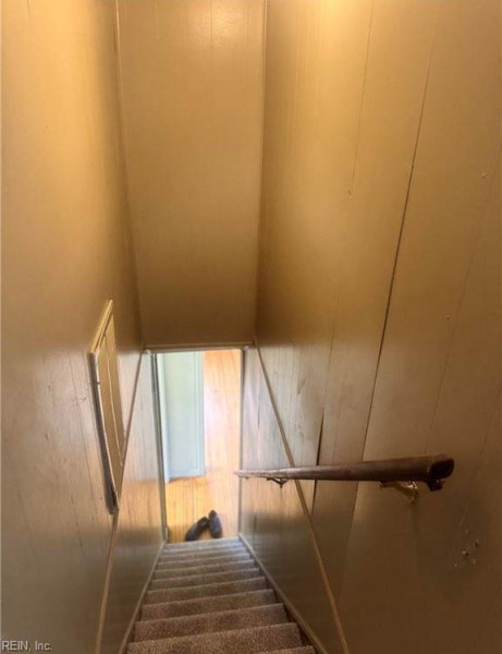 Photo 11 of 17 residential for sale in Hampton virginia