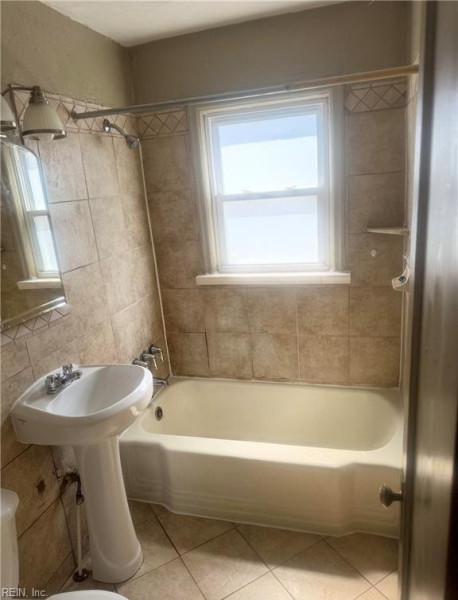 Photo 14 of 17 residential for sale in Hampton virginia