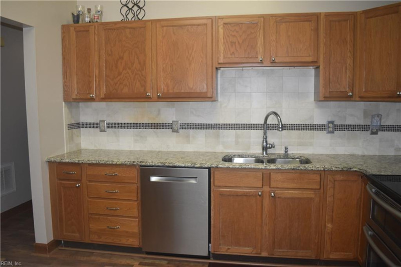 Photo 6 of 42 residential for sale in Isle of Wight County virginia
